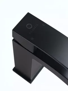Смеситель для раковины Filarete Waterfall FL5010BL чёрный матовый