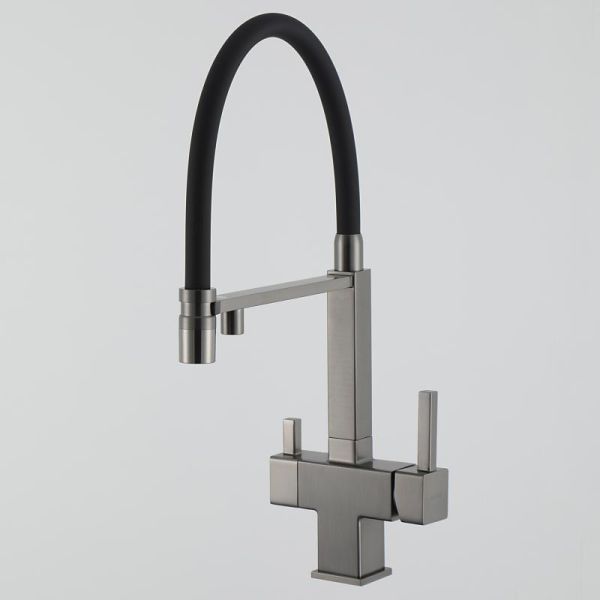 Смеситель для кухни Gappo G4395-59 с подключением фильтра питьевой воды и гибким изливом оружейная сталь/чёрный