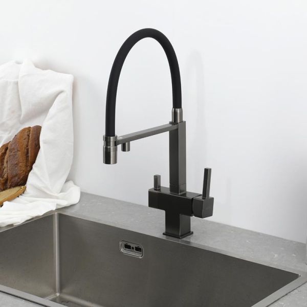 Смеситель для кухни Gappo G4395-59 с подключением фильтра питьевой воды и гибким изливом оружейная сталь/чёрный
