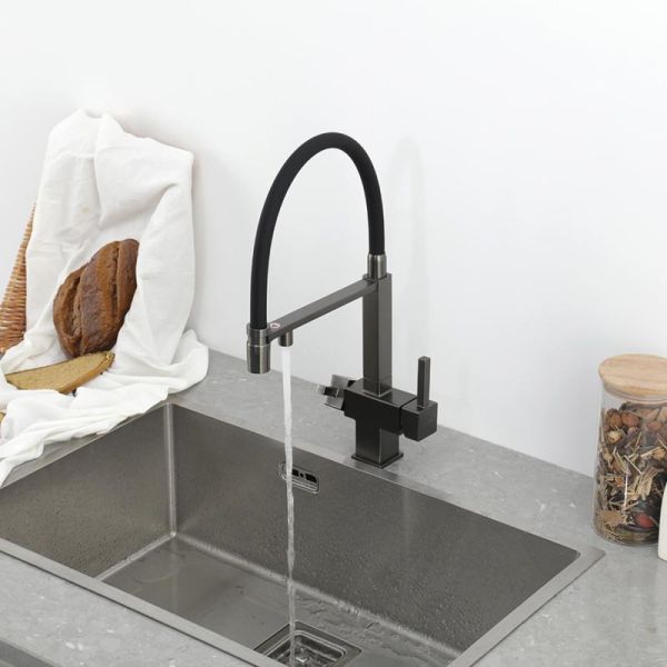 Смеситель для кухни Gappo G4395-59 с подключением фильтра питьевой воды и гибким изливом оружейная сталь/чёрный