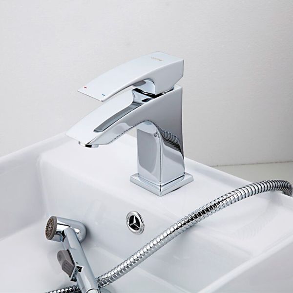 Смеситель для раковины с гигиеническим душем Gappo G1207 хром