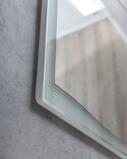 Зеркало BelBagno с LED-подсветкой и сенсорным управлением SPC-LNS-700-700-LED-TCH Зеркало BelBagno с LED-подсветкой и сенсорным управлением SPC-LNS-700-700-LED-TCH