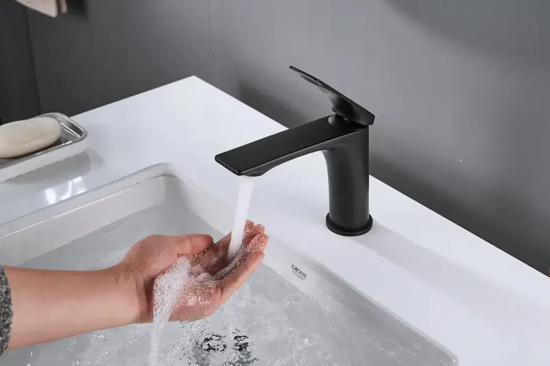Смеситель для раковины Shevanik S9101H чёрный
