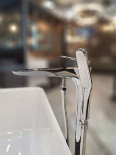Смеситель для ванны AltroBagno Aperto 020201 Cr хром Смеситель для ванны AltroBagno Aperto 020201 Cr хром