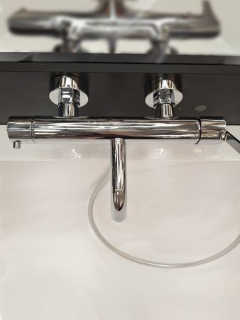 Смеситель для ванны AltroBagno Unione 0220 Cr хром Смеситель для ванны AltroBagno Unione 0220 Cr хром