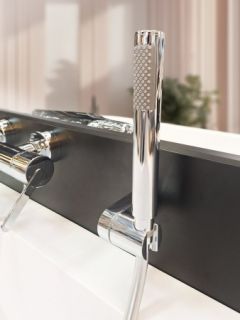Смеситель для ванны AltroBagno Unione 0220 Cr хром Смеситель для ванны AltroBagno Unione 0220 Cr хром