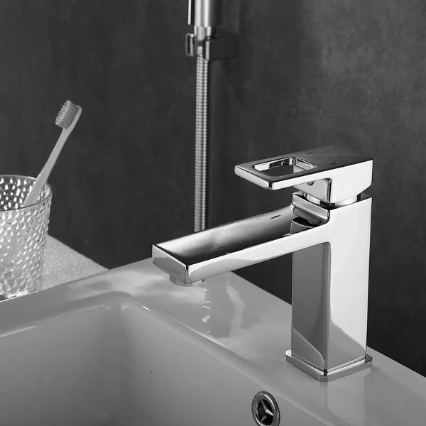 Смеситель для раковины с гигиеническим душем Shevanik S8271 хром