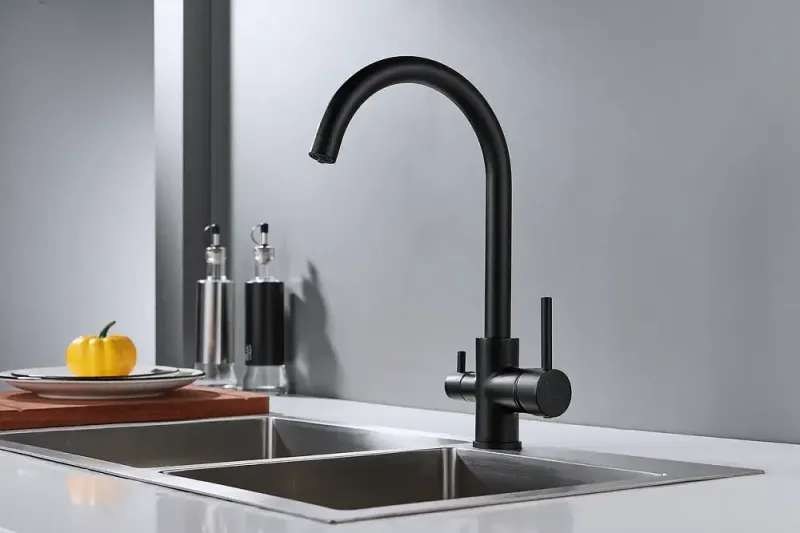 Смеситель для кухни Shevanik S128H с подключением фильтра чёрный