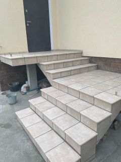 Ступень угловая Westerwalder Atrium Hellbeige Eckflorentiner 60140, 32x32