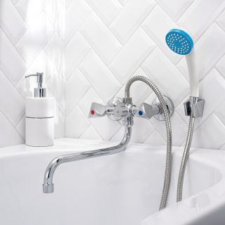 Смеситель для ванны с душем РМС SL119-143 хром Смеситель для ванны с душем РМС SL119-143 хром