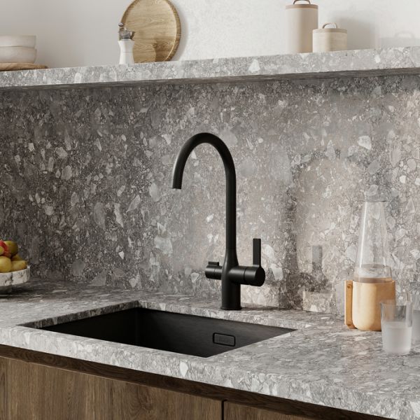 Смеситель для кухни IDDIS Pure PURBLFJi05 с каналом для фильтрованной воды чёрный матовый Смеситель для кухни IDDIS Pure PURBLFJi05 с каналом для фильтрованной воды чёрный матовый