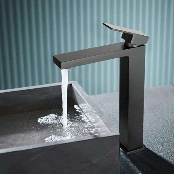 Смеситель для раковины высокий Maretti Umbria Black UMB32RF52, черный Смеситель для раковины высокий Maretti Umbria Black UMB32RF52, черный