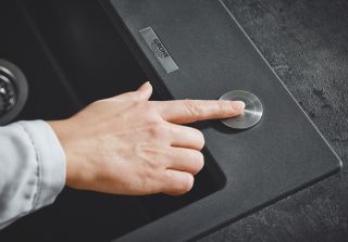 Сливной и переливной гарнитур Grohe 40986SD0 белый Сливной и переливной гарнитур Grohe 40986SD0 белый
